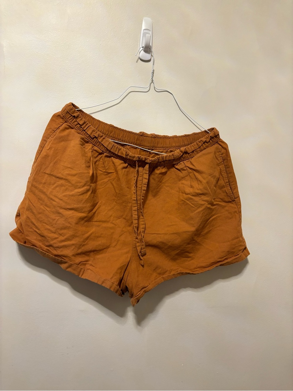 Uniqlo brown cotton and linen shorts